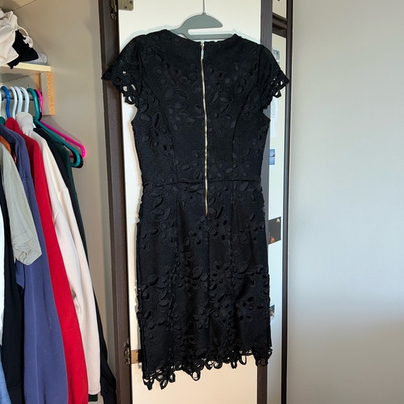 Lace Suzy Shier Dress - Picture 2 of 2